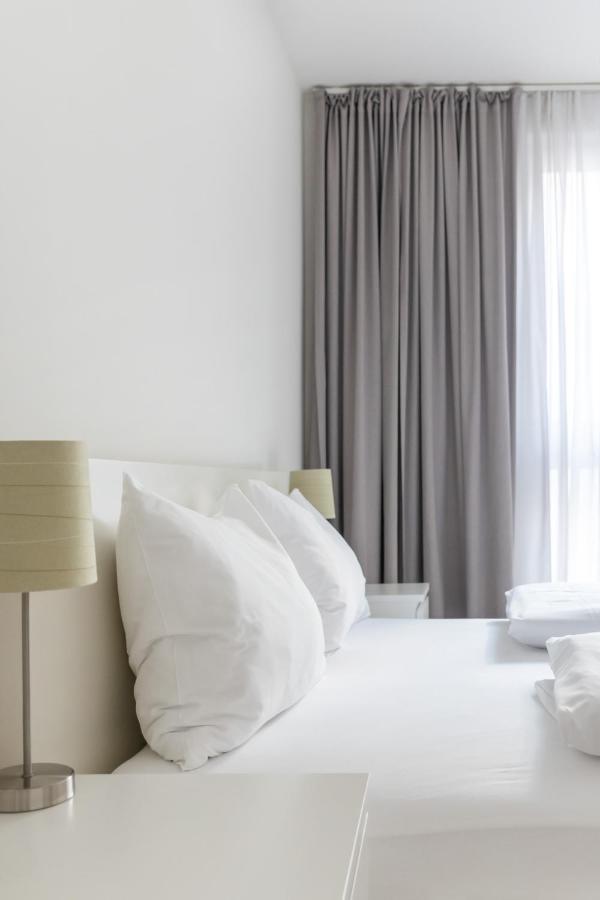 Quiet And Cozy Apartment Next To Mariahilfer Strasse And Naschmarkt With Ac, Minimum 30 Nights Wenen Buitenkant foto