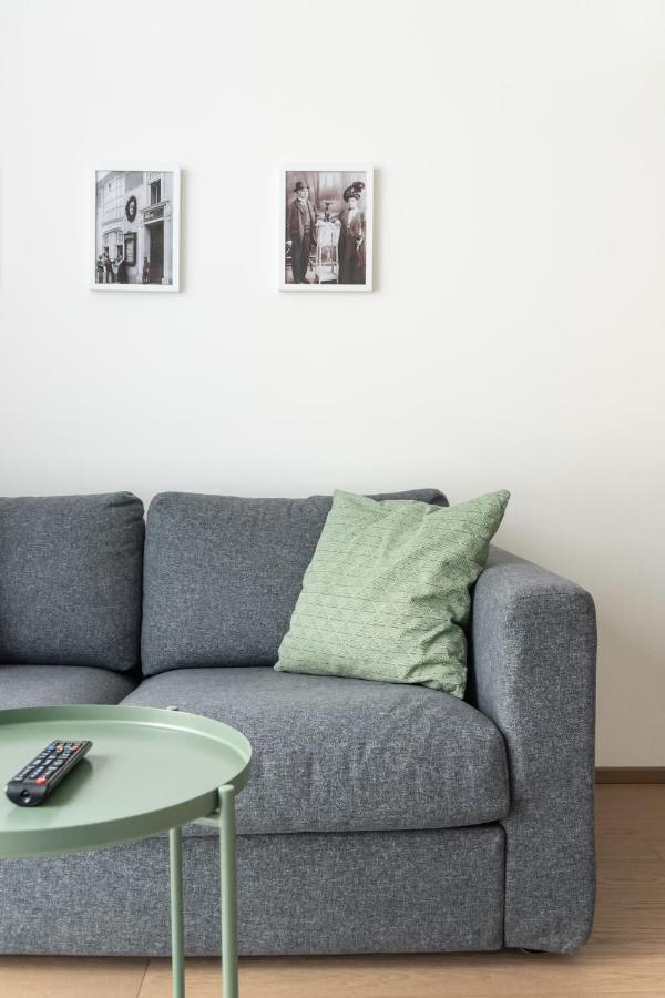 Quiet And Cozy Apartment Next To Mariahilfer Strasse And Naschmarkt With Ac, Minimum 30 Nights Wenen Buitenkant foto