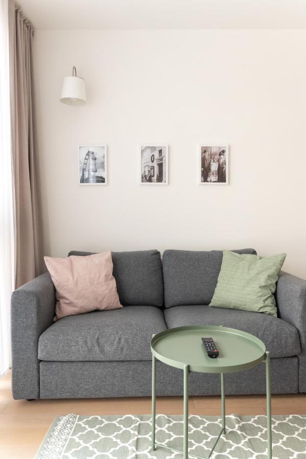 Quiet And Cozy Apartment Next To Mariahilfer Strasse And Naschmarkt With Ac, Minimum 30 Nights Wenen Buitenkant foto