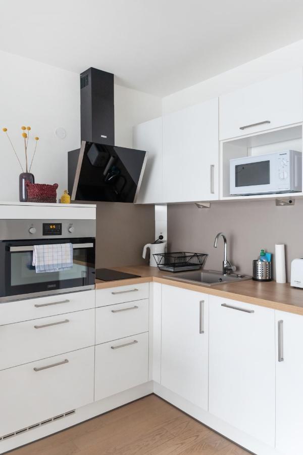 Quiet And Cozy Apartment Next To Mariahilfer Strasse And Naschmarkt With Ac, Minimum 30 Nights Wenen Buitenkant foto