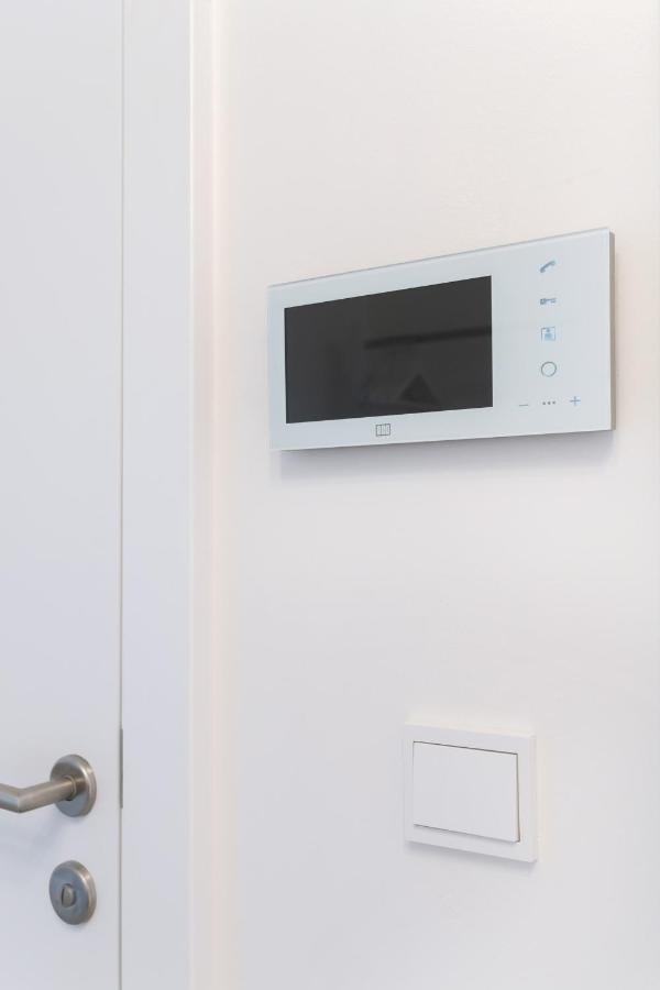 Quiet And Cozy Apartment Next To Mariahilfer Strasse And Naschmarkt With Ac, Minimum 30 Nights Wenen Buitenkant foto